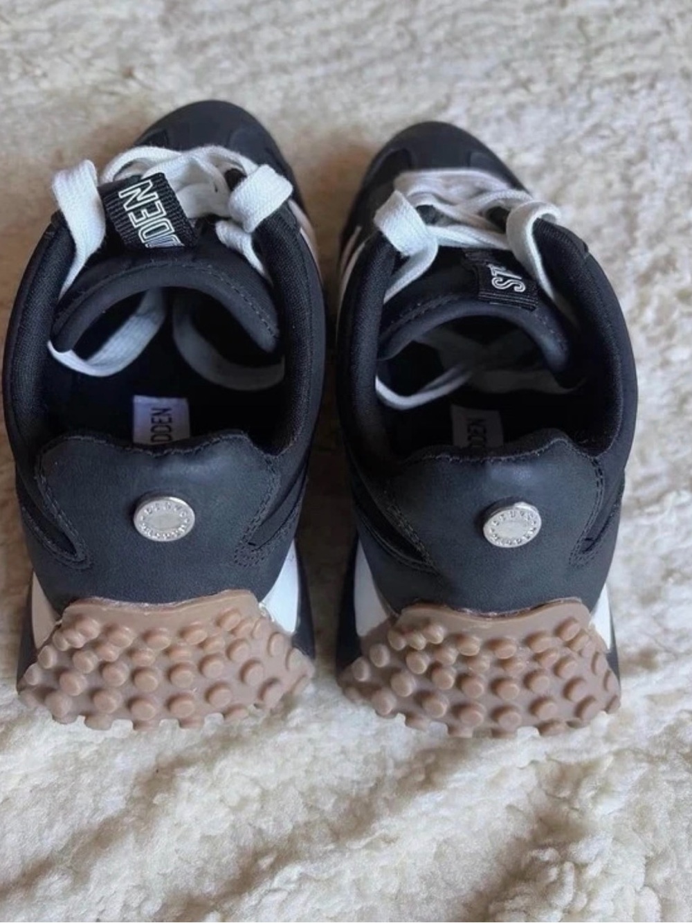 Steven Madden girls Black & White Athletic Sneakers 5.5 Youth size - Picture 5 of 9
